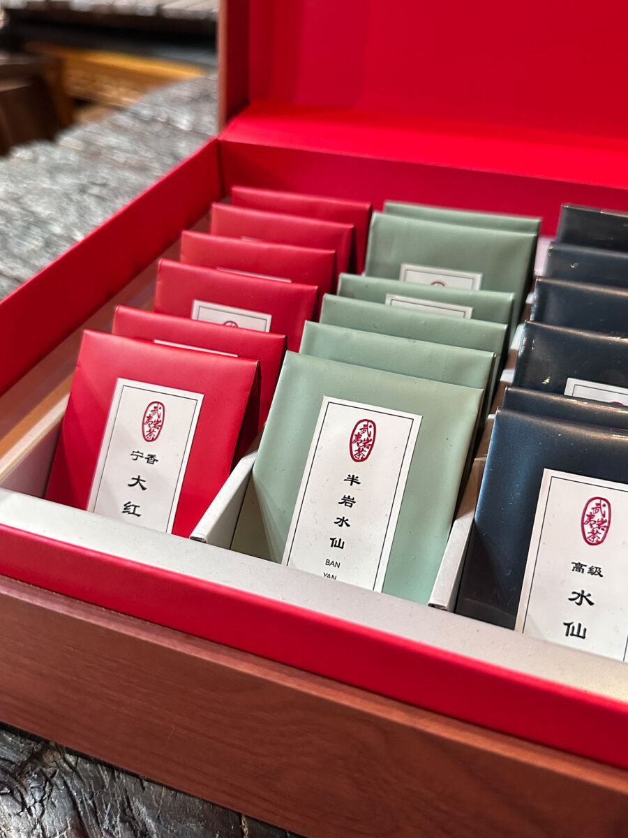 Chinese Tea Gift Box Set 中国茶礼盒套装 GDH6688 - Image 9